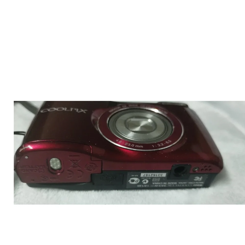 Nikon Coolpix L26 16.1 MP 5x Wide Optical Zoom Digital Camera Red w/Box UNTESTED
